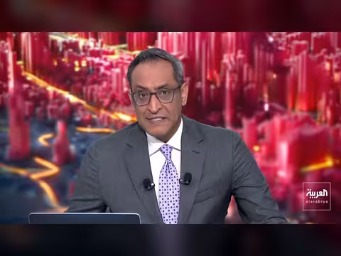 مسلحون يقتربون من سفينة شحن قبالة اليمن