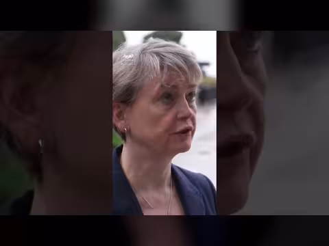 وزيرة الخارجية البريطانية: بناء تحالف عالمي لمضيق هرمز