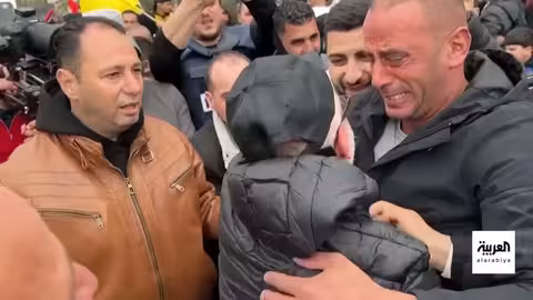 بدء نقل الأسرى الفلسطينيين تمهيدًا لصفقة التبادل مع حماس