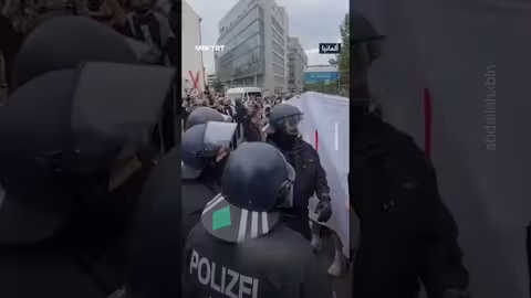 اعتداء الشرطة الألمانية على نساء مؤيدات لفلسطين