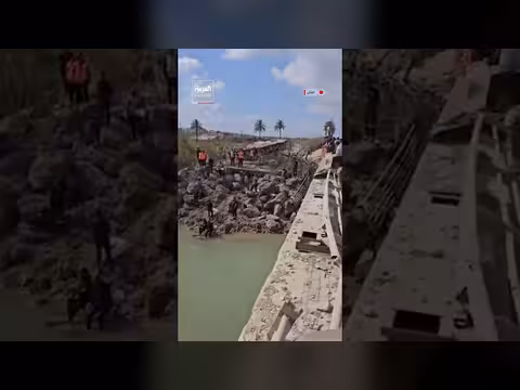 الدفاع المدني اللبناني يبحث عن جثامين المفقودين تحت جسر القاسمية