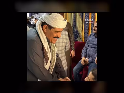 وفد المقاومة الوطنية يعايد الجرحى في مصر