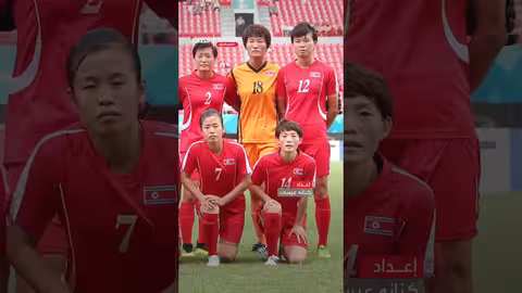كيم جونغ أون وفريق كرة القدم النسائية