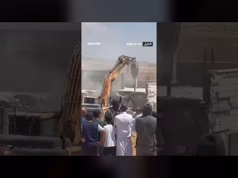 الاحتلال الإسرائيلي يهدم منزلين في الخليل