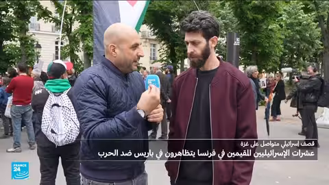 قصف بقنابل مضيئة في غزة خلال اشتباكات عنيفة.