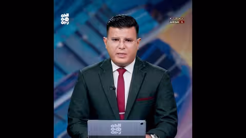 الخلية الإنسانية توزع حقائب مدرسية بدعم إماراتي في ذوباب بتعز