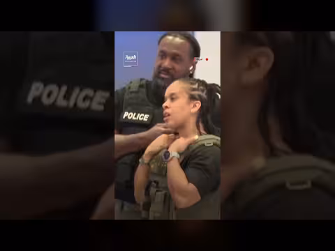 انتشار عناصر الهجرة لدعم الأمن في مطار أمريكي بعد تهديدات ترمب