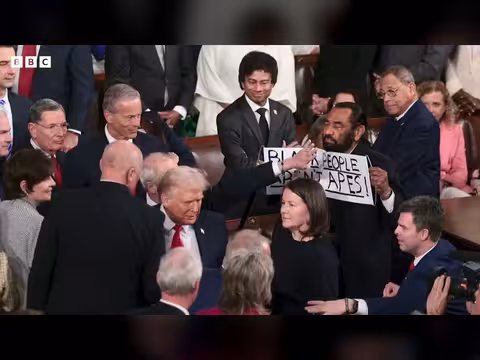 خطاب حالة الاتحاد الأطول لتترامب يشهد احتجاجات ومواقف لافتة