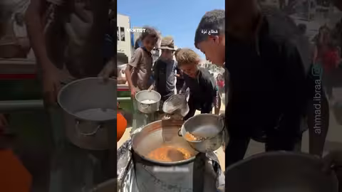 بحث عن الطعام: أفواه جائعة تتنافس على الفتات