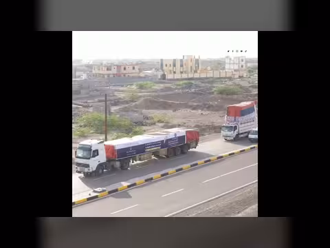 الخلية الإنسانية توزع المساعدات لمتضرري السيول