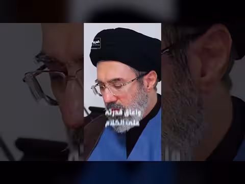 مجتبى خامنئي غائب عن جنازة والده