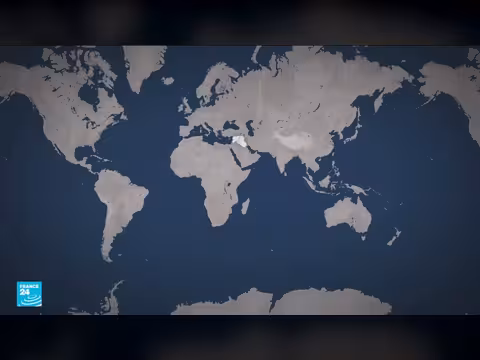 شاحنات تنقل النفط العراقي عبر سوريا