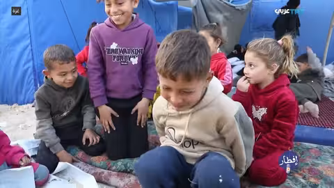 جدان غزة يكافحان لبسط مائدة إفطار رمضانية