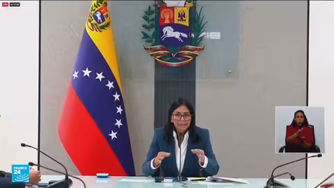 المحكمة العليا في فنزويلا تكلف نائبة الرئيس بتولي صلاحيات مادورو
