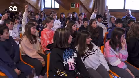 وثائقي | التنمّر في المدارس الإسبانية | وثائقية دي دبليو