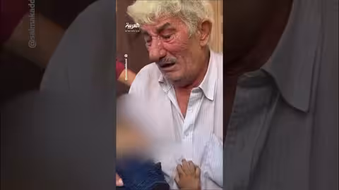 طفل يمني يتلو القرآن الكريم