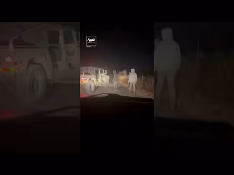 مستوطنون يعترضون مركبة لعائلة أبو عواد