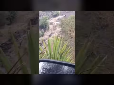 امطار قوية على أرض الأمل