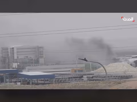 تصاعد أعمدة الدخان في النقب بعد سقوط شظايا صاروخ إيراني