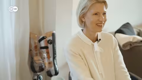 ريبورتاج | بترت ذراعاه ورجلاه بعد اصابته بتسمم الدم | وثائقية دي دبليو