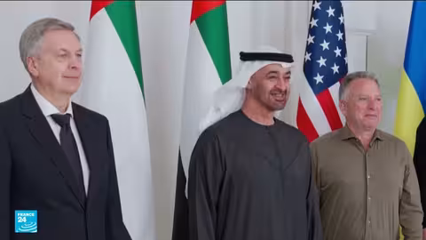 ثلاثة قتلى في قصف روسي على قطار أوكراني