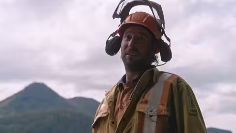 آخر الحطابين: سباق مع الوقت لإنقاذ المشروع