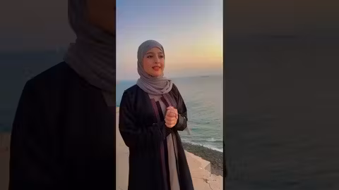 ماريا قحطان تغني في قلعة البريقة المطلة على البحر