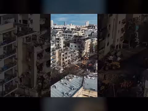 تلفيات واسعة في مبانٍ وشوارع تل أبيب