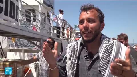 سفينة حنظلة تبحر من إيطاليا نحو غزة حاملة مساعدات