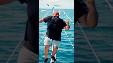 صائدو التونة: رحلة في أعماق البحر.