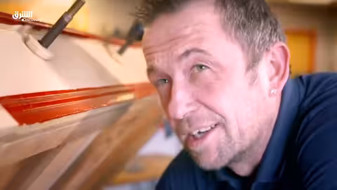 صيادو التحف الأثرية: ترميم طاولة تاريخية وطاولة كرة قدم