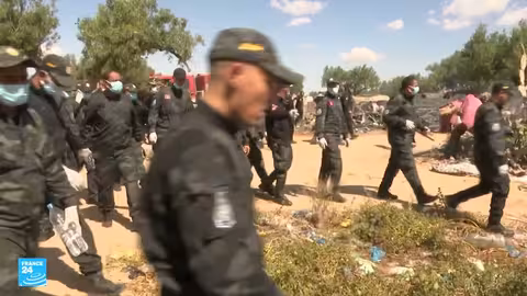 تونس: تفكيك مخيمات المهاجرين الأفارقة وتصاعد الأزمة الإنسانية