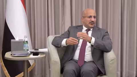 طارق صالح يلتقي مشايخ ووجهاء حضرموت لبحث الأوضاع