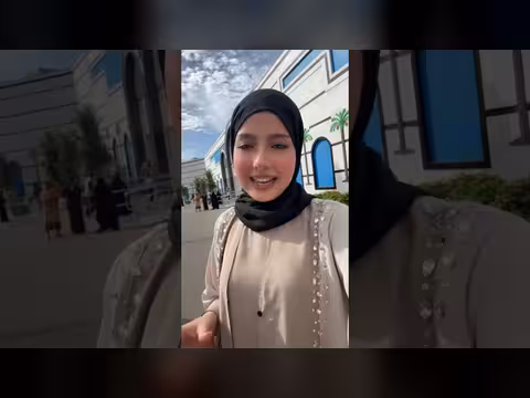 ماريا قحطان تستلم الجائزة الكبرى لحفلتها في عدن