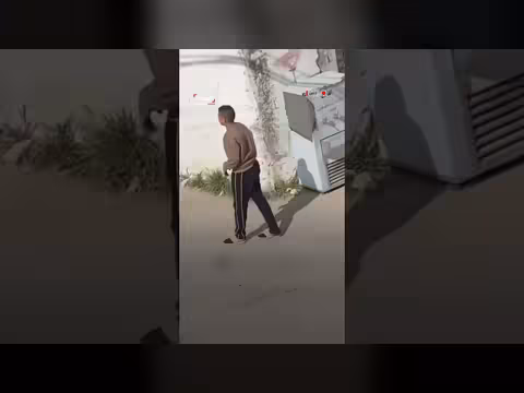 طفل فلسطيني يبكي بعد مصادرة دراجته في جنين