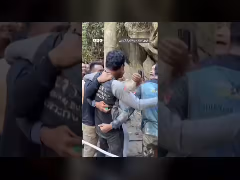 إنقاذ خمسة أشخاص من كهف في لاوس