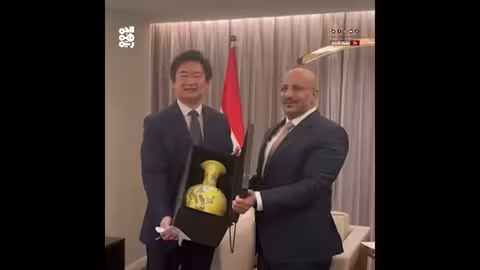 طارق صالح يبحث دعم الصين لليمن ويشدد على تناقض نهج الحوثيين مع السلام