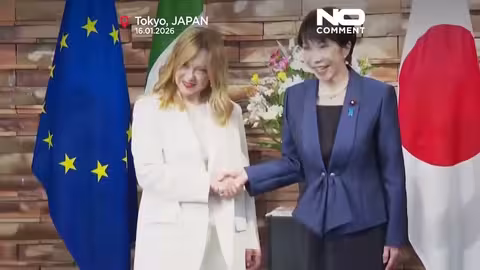 رئيسا الوزراء الياباني والإيطالي يناقشان الدفاع والتجارة