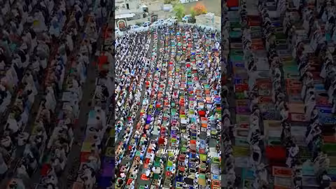 صلاة العيد في قرية بمحافظة إب باليمن