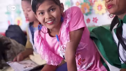 ريبورتاج | نساء الروهينغا في أكبر مخيم للاجئين في العالم في بنغلاديش | وثائقية دي دبليو