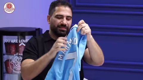 تحدي المعرفة الكروية: مواجهة بين محمد عزمي وعبد الله الخطيب