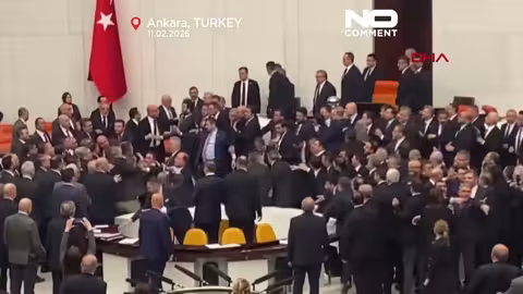 عراك في البرلمان التركي حول وزير العدل