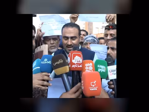 وقفة احتجاجية لسائقي المركبات في تعز