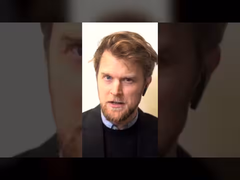 تحذيرات من مخاطر الذكاء الاصطناعي: تهديدات وجودية خلال عامين