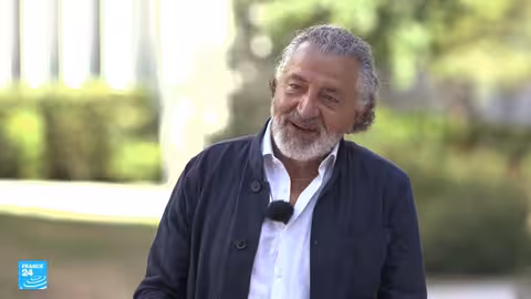 لو كوربوزييه: رائد العمارة الحديثة وجدل آرائه السياسية