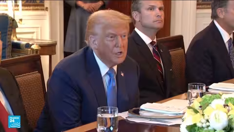 ترامب: احتمال رفع العقوبات عن إيران وفرصة لإعادة البناء