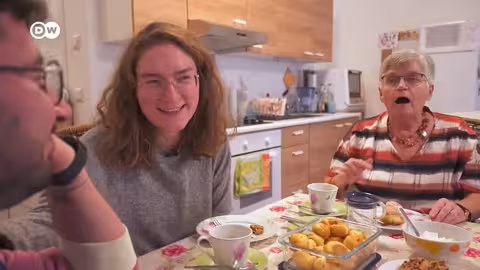 جيني تتحول إلى جوناثان: ريبورتاج وثائقي من دي دبليو