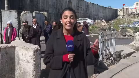 ازدحام شديد حول القدس بسبب الحواجز الإسرائيلية في رمضان