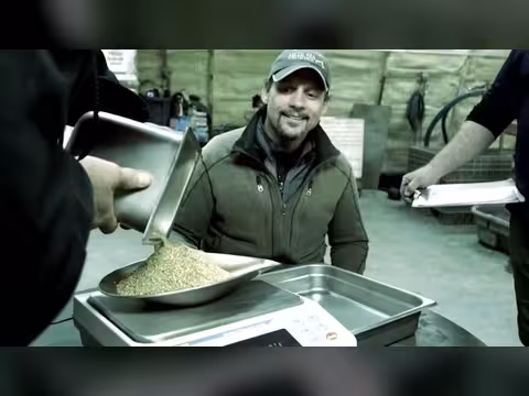 سباق مع الزمن لاستخراج الذهب من بحر بيرنغ