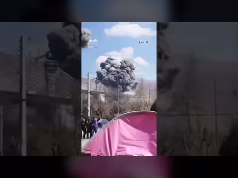 غارات جوية تدمر جسر كرج في إيران